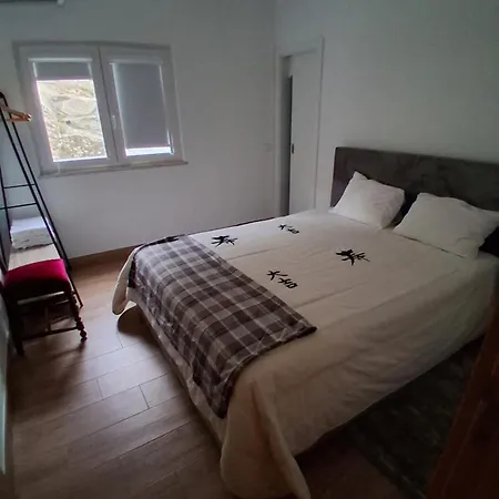 Piscinas, Serra Da Estrela Al * Cortes do Meio